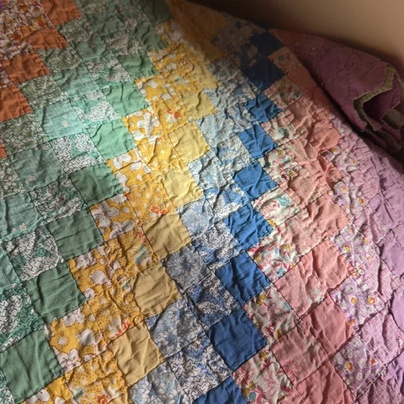 1930s Hand-stitched Diamond Quilt‎ - Picture 10 of 11